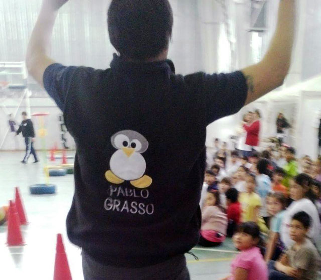 Intendente Pablo Grasso, hace campaña del FPV en las escuelas primarias y amenaza con retirar los equipos