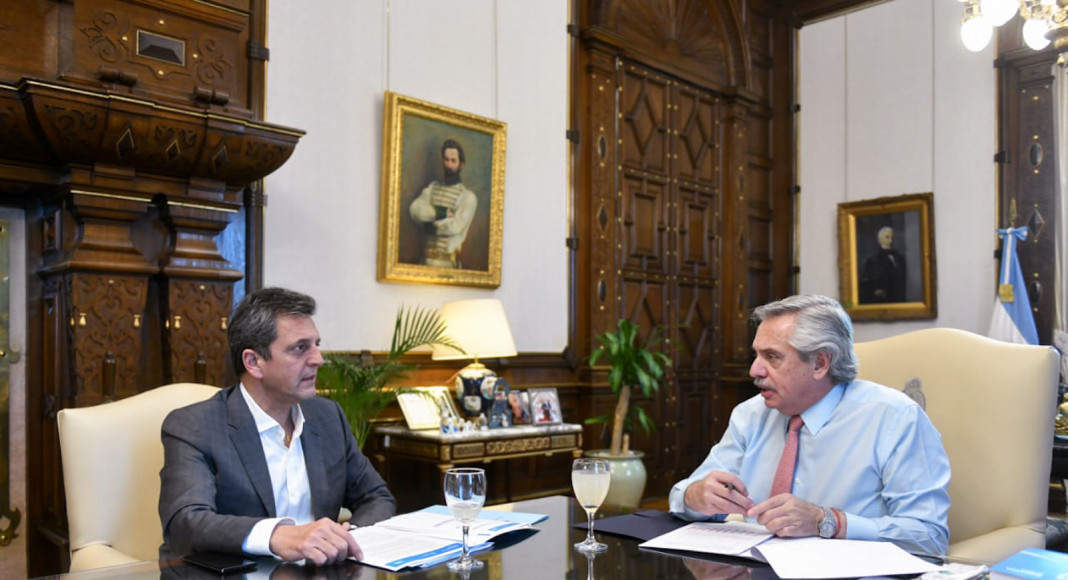 Alberto Fernández junto al ministro de economía Sergio Massa - Foto: NA