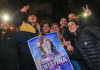 Militantes frente al departamento de Cristina Kirchner - Foto: NA