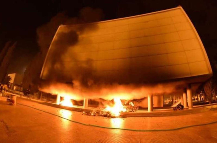 Incendio en la Legislatura de Chubut -