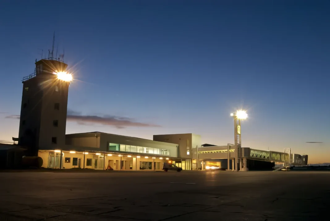 Este domingo volverá a operar el aeropuerto de Puerto Madryn luego de renovar la pista