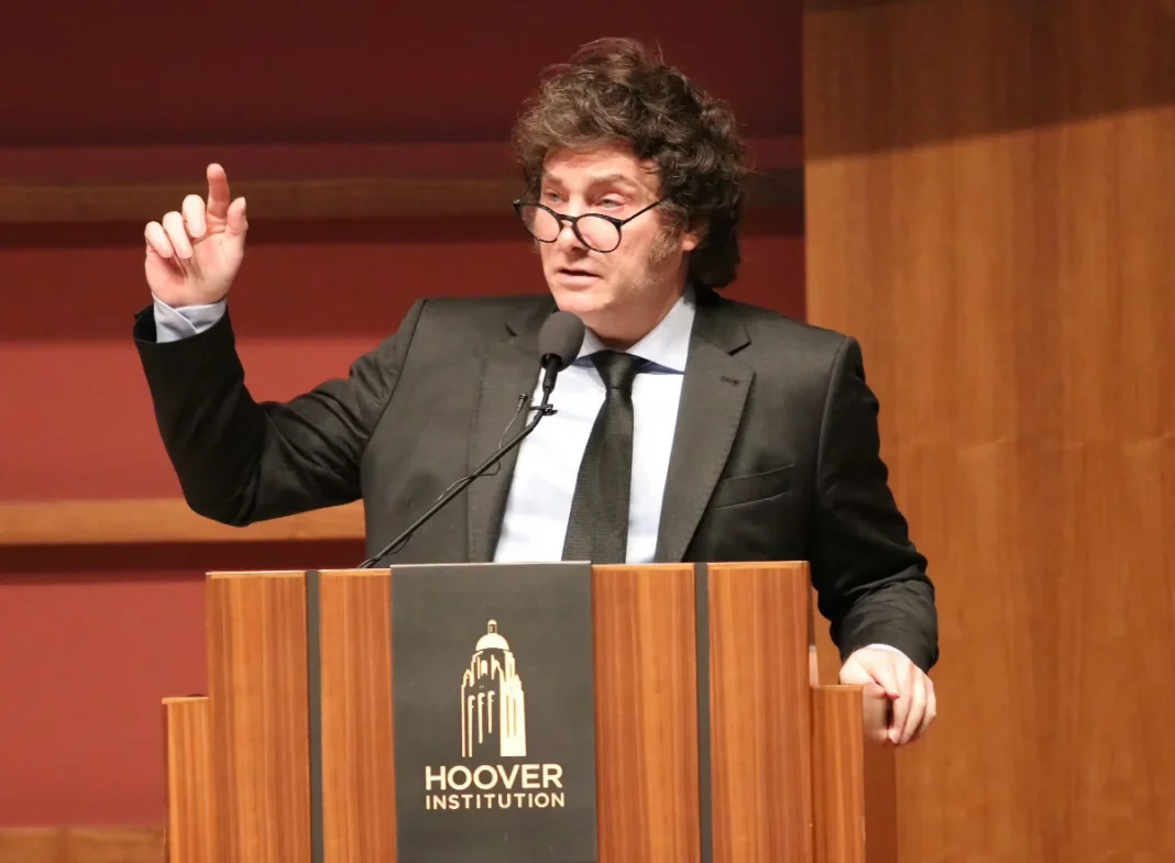 Javier Milei brindó un discurso en Stanford y se reúne con líderes tecnológicos - Foto: NA