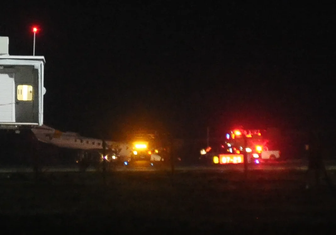 El turbohélice LV-VDj que despistó en el aeropuerto de Río Gallegos - Foto: OPI Santa Cruz/Francisco Muñoz