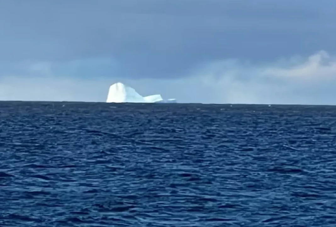 Alertan en Tierra del Fuego por un iceberg que flota cerca de la Isla de los Estados