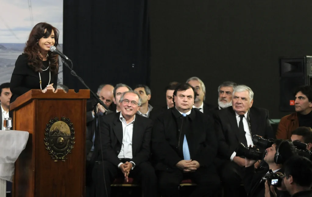 Mientras Cristina Kirchner da su discurso José López sonríe - Foto: OPI Santa Cruz/Francisco Muñoz