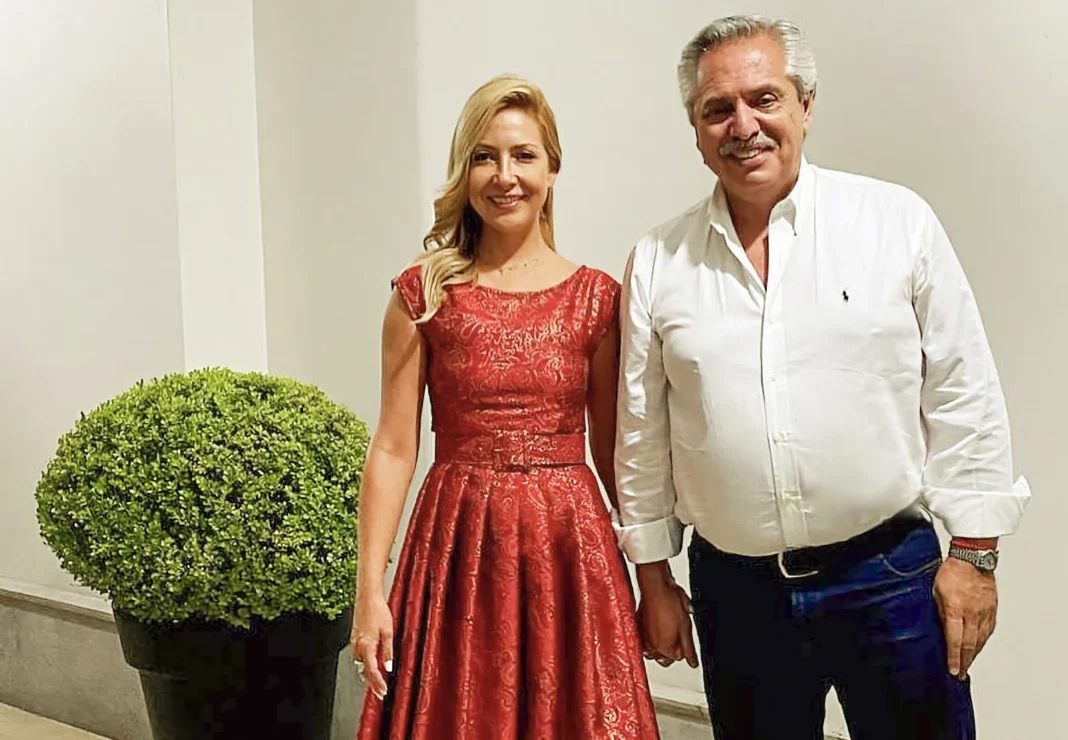 Alberto Fernández junto a Fabiola Yáñez - Foto: Presidencia